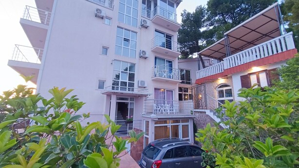 Exterior - Comfortable Apartment With sea View (Bar)