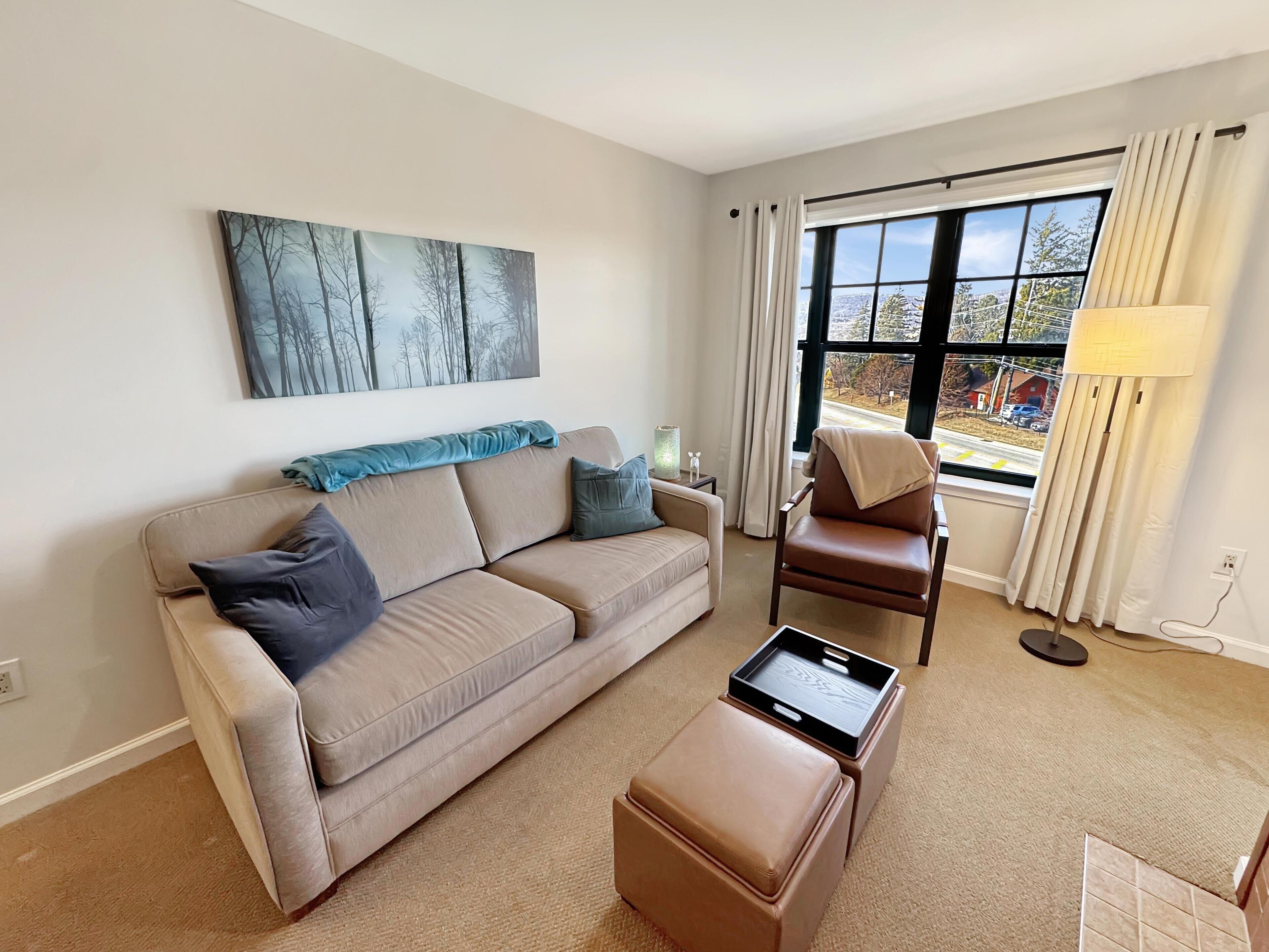 Smart TV, fireplace, table football, ping pong