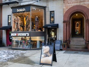 Exterior detail - Stylish Back Bay Retreat, Steps from Prudential (Boston)
