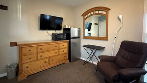 Room - Lighthouse Inn (Storm Lake)