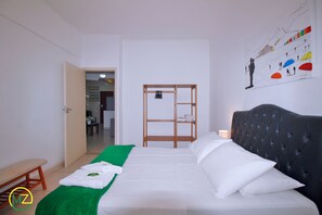 Unclassified image, 4 of 28, button - Domingos (Rio de Janeiro)