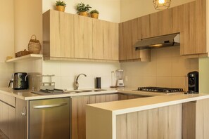 Hus – deluxe, terrasse, hageutsikt | Eget kjøkken