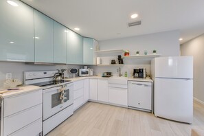 Fridge, microwave, stovetop, dishwasher - 6 Mi to Dtwn: Sarasota Apt w/ Patio & Fire Pit (Sarasota)