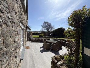 Outdoor dining - 3 Double Bed Character Cottage in Quiet Hamlet (Tregoodwell)