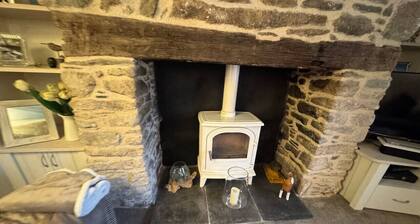 3 Double Bed Character Cottage in Quiet Hamlet