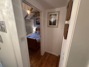 3 bedrooms, free WiFi, bed sheets - 3 Double Bed Character Cottage in Quiet Hamlet (Tregoodwell)