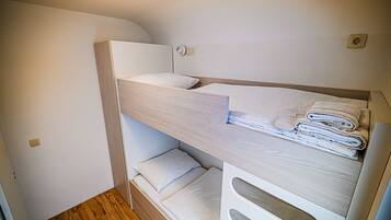 1 habitación, internet y ropa de cama