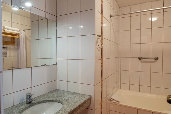 Quarto duplo standard | Banheiro | Sabonete, papel higiênico