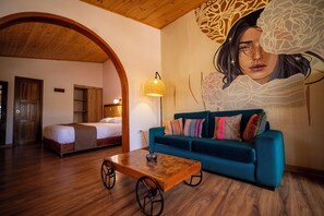 Suite - 1 kingsize-seng | Skrivebord, arbejdsområde til bærbare computere, gratis Wi-Fi, sengetøj