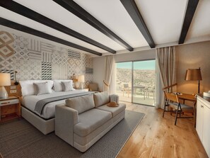 Hochwertige Bettwaren, Zimmersafe, individuell dekoriert