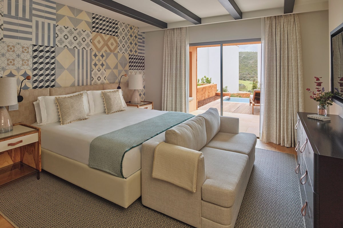 1 bedroom, premium bedding, in-room safe, individually decorated