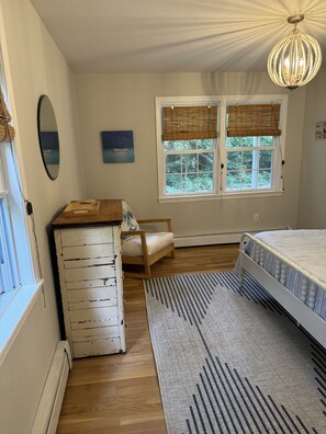 3 bedrooms, iron/ironing board, travel cot, free WiFi