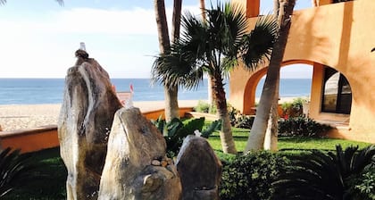 Delightful La Jolla Vacation Condo -True Corner Beachfront Luxury