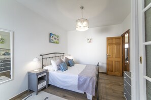4 bedrooms, in-room safe, iron/ironing board, free WiFi