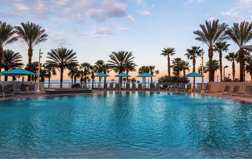 2 Bedroom Presidential Suite in Brilliant Clearwater with beach access, and more