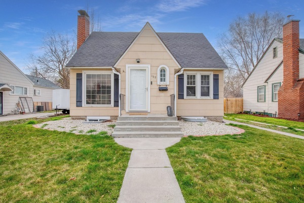 Remodeled historic bungalow on quiet street in walkable neighborhood