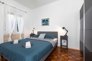 5 chambres, chambres insonorisées, Wi-Fi gratuit, draps fournis