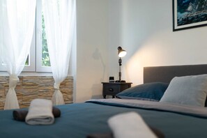 5 bedrooms, free WiFi, bed sheets