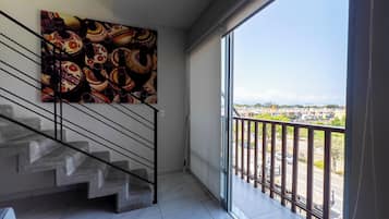 Departamento Confort, vista a la alberca | Terraza o patio