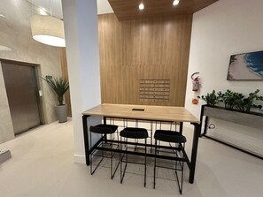 المنشأة من الداخل