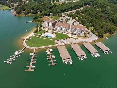 Spacious Condo at SML- Mariner's Landing