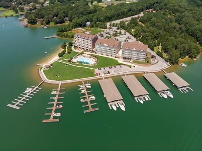 Spacious Condo at SML- Mariner's Landing