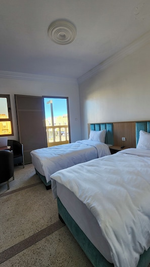 Standardzimmer, Stadtblick | Pillowtop-Betten, laptopgeeigneter Arbeitsplatz, kostenloses WLAN