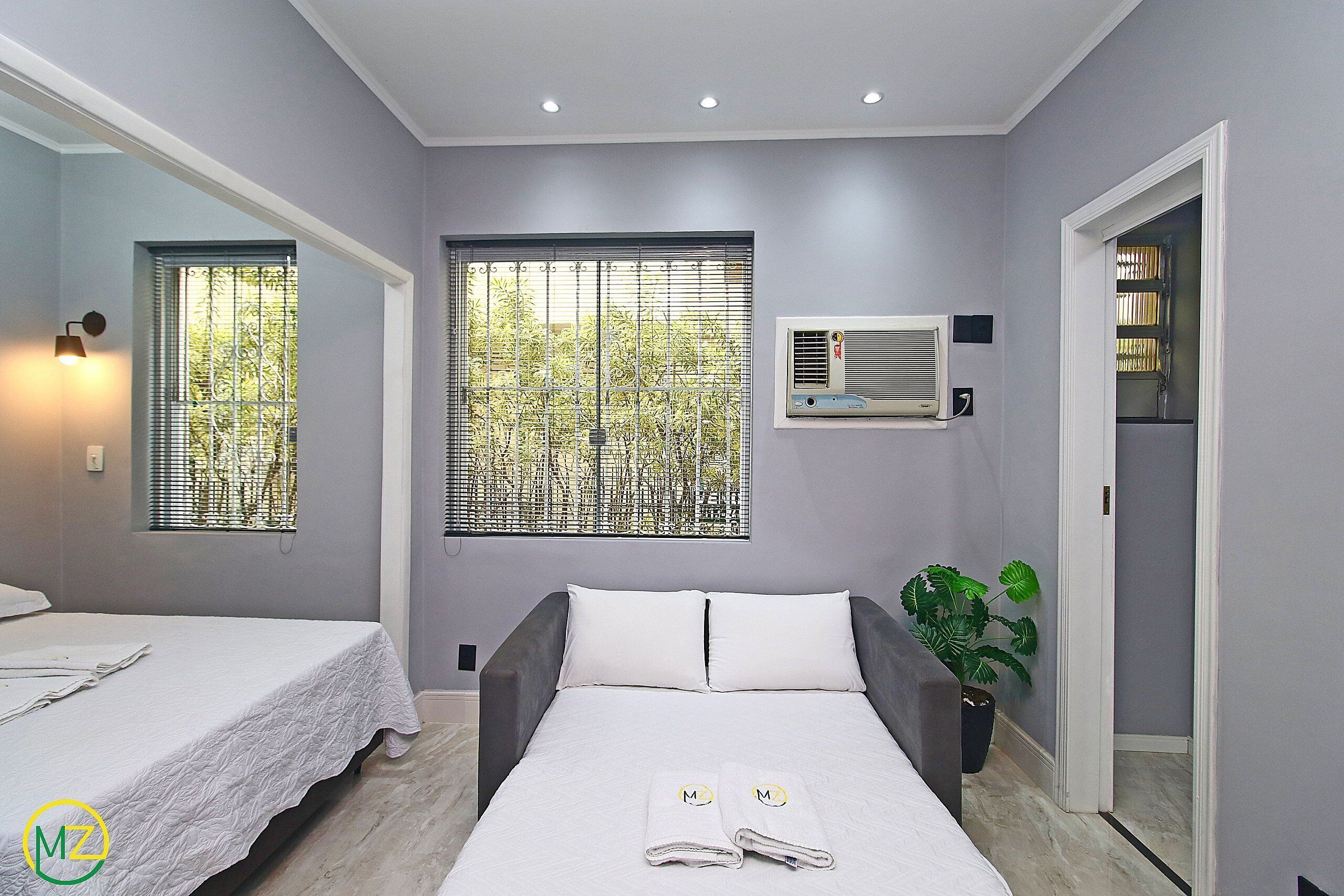 Tirai kedap cahaya, setrika/meja setrika, dan Wi-Fi gratis