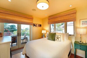 2 bedrooms, iron/ironing board, WiFi, bed sheets - Carmel Penthouse - Ocean Views, 2-bedroom, A/C, WiFi (Carmel-by-the-Sea)