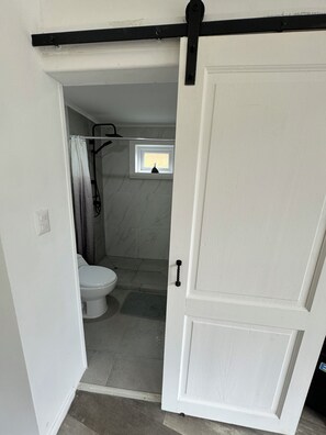 Suite Studio Romantique, salle de bains privée, vue lac | Salle de bain