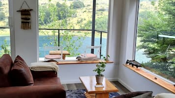 Romantic Studio Suite, Private Bathroom, Lake View