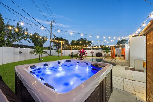 Modern Heated Pool Home in Palm Beach Gardens • Sauna • Cold Plunge
