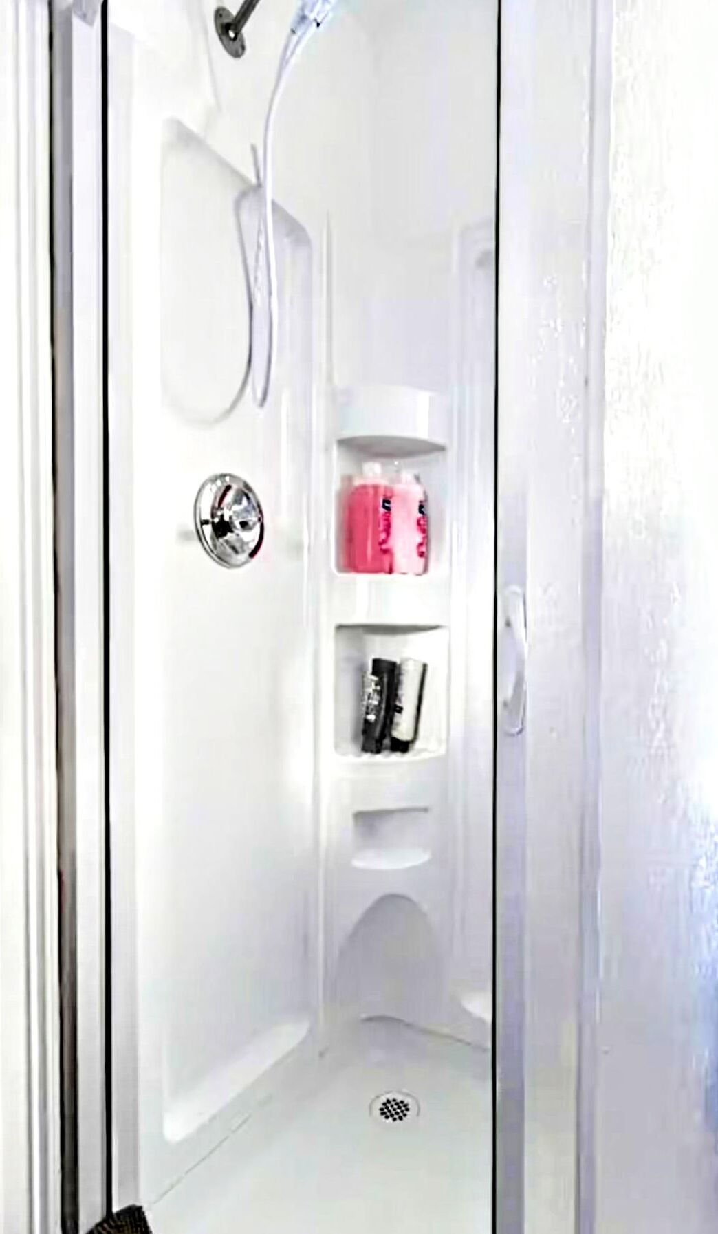 Doccia, asciugacapelli, bidet, asciugamani