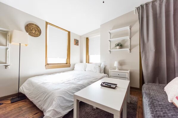 1 chambre, bureau, fer et planche à repasser, Wi-Fi gratuit