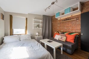 1 bedroom, desk, iron/ironing board, free WiFi