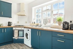 Mikrobølgeovn, ovn og kokeplater