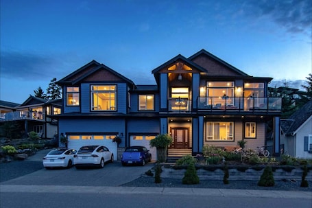 Exterior. Hope's Happy Suite beautiful ocean views