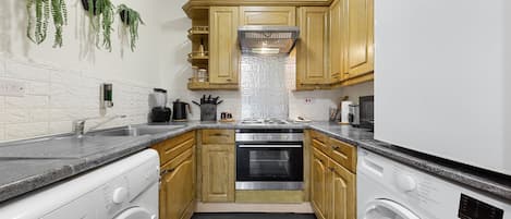 Appartement, privébadkamer | Gemeenschappelijke keuken