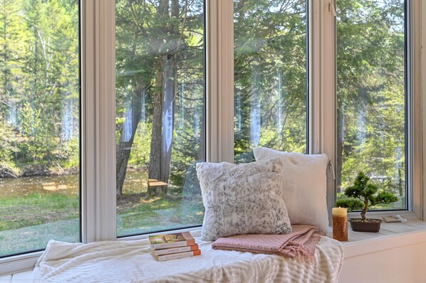 Spa - Beautiful riverside cottage and spa! (Saint-Côme)