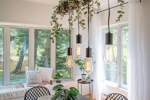 Interior - Beautiful riverside cottage and spa! (Saint-Côme)