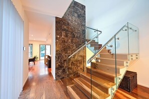 Interior - Cozystays 3-bedroom house and only mins from cafes and perth cbd. (Subiaco)