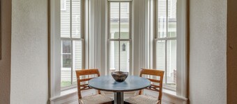 Historic 1880s 1-bedroom Downtown Apartment