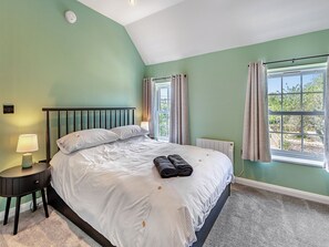 3 bedrooms, free WiFi, bed sheets