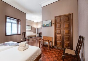 1 bedroom, iron/ironing board, travel crib, free WiFi - Office Residence Five (Oporto)