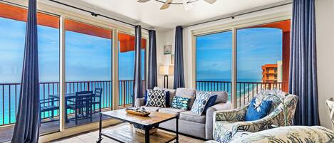 Smart-TV, DVD-Player, Bücher