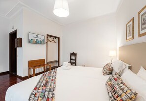 Unclassified image, 2 of 20, button - Office Residence Seven (Oporto)