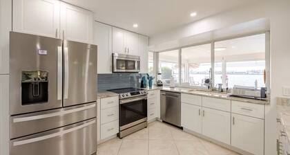 Waterfront Escape Luxurious Stay