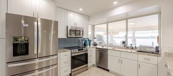 Waterfront Escape Luxurious Stay