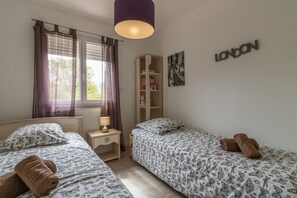 3 bedrooms, free WiFi, bed sheets