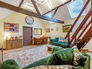 Living area - 2 bedroom accommodation in Hartfield (Hartfield)